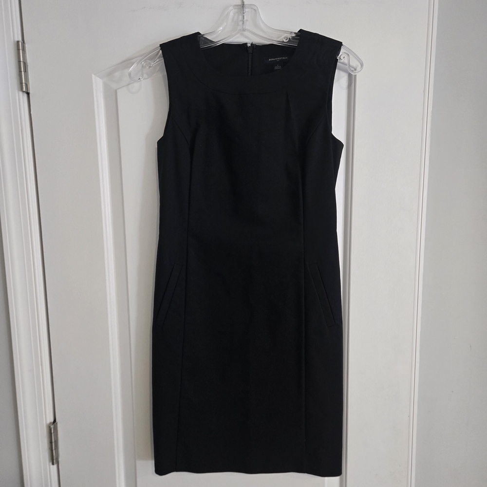 Banana Republic Women's Black‎ Sleeveless Sheath Dress Size 2 Work Career